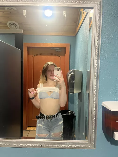 Quickie in the bathroom 😘😘