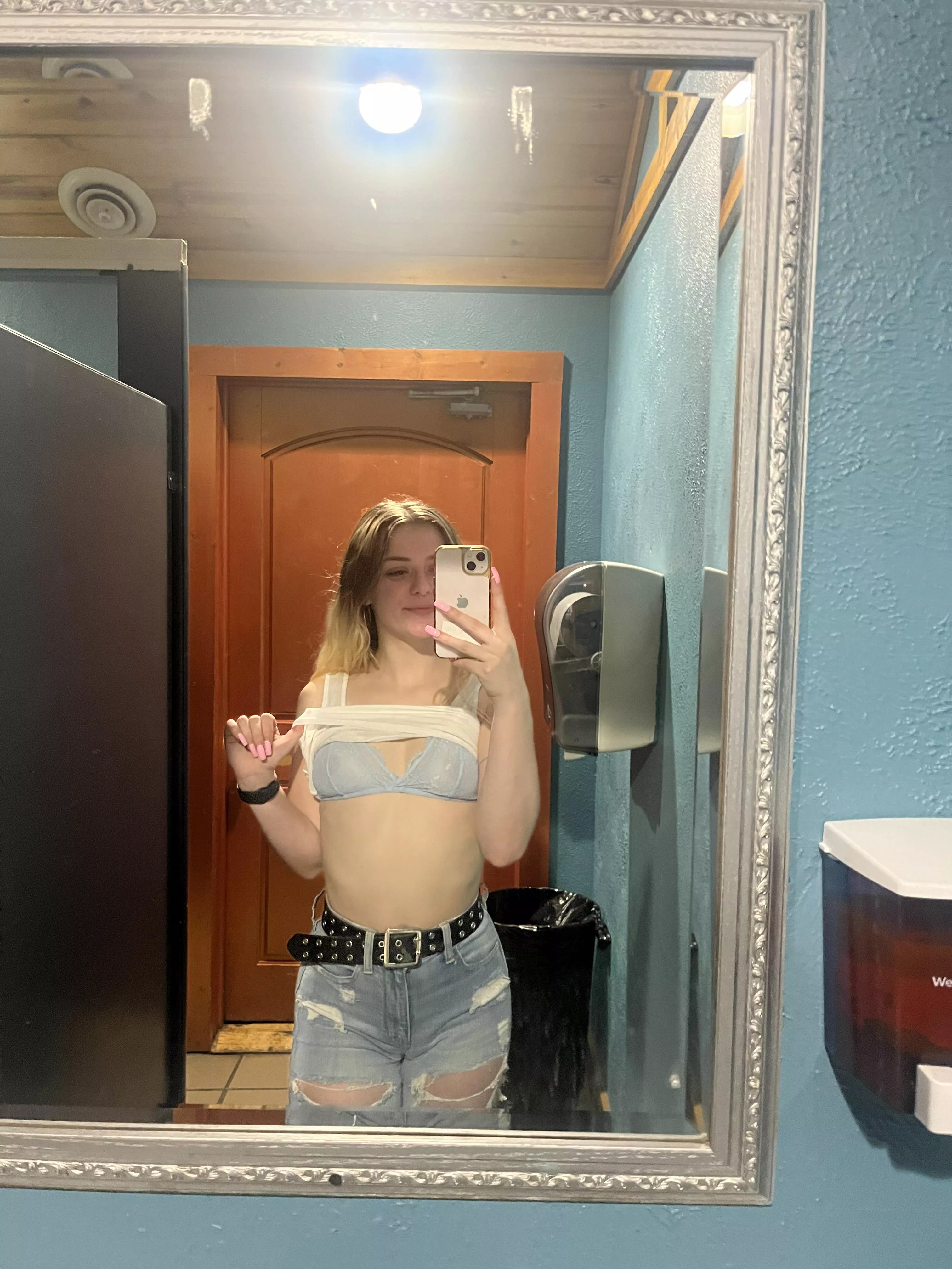 Quickie in the bathroom 😘😘