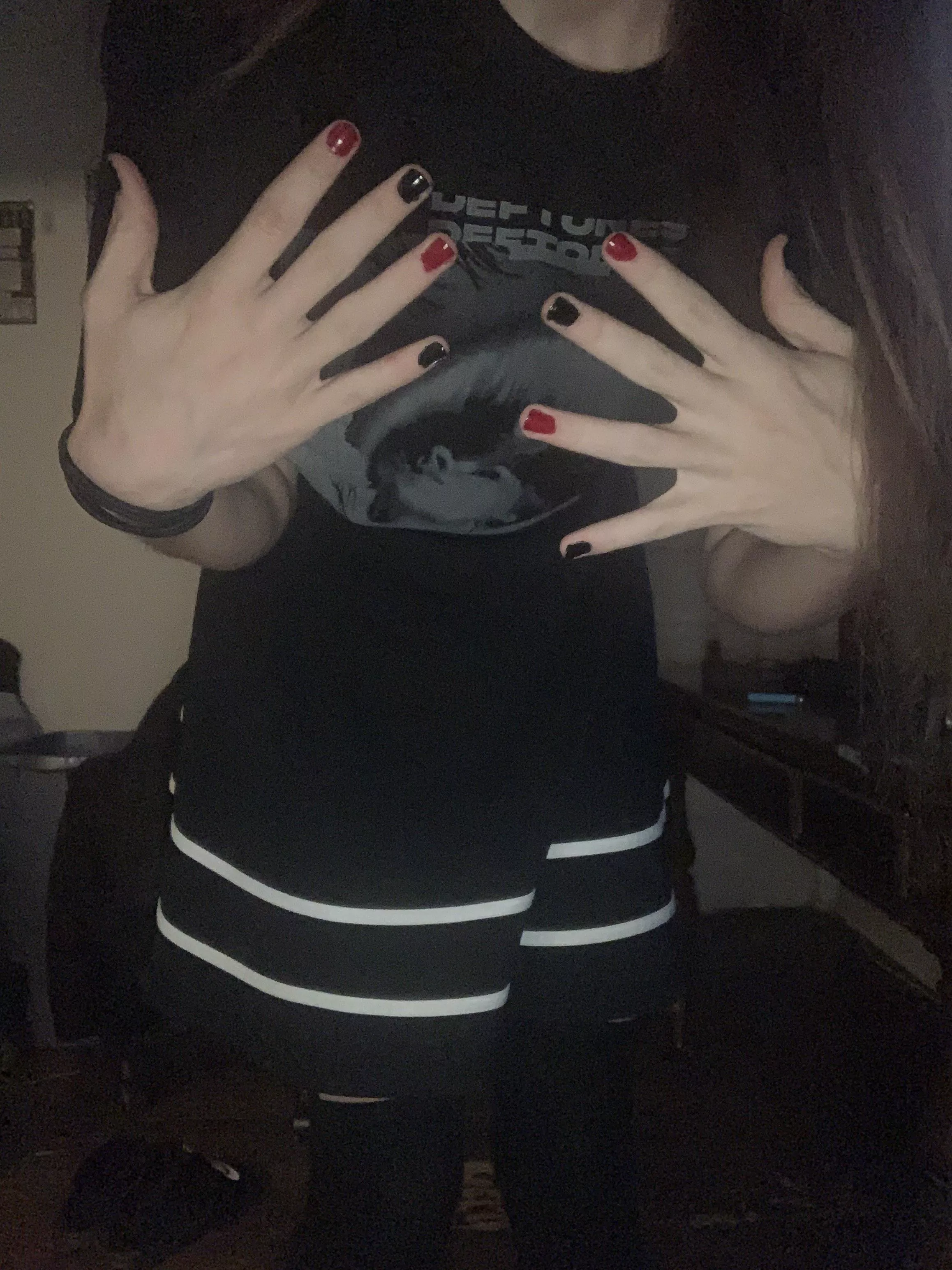 Sit on bed paint nails while watching YouTube. Happy boy ☺️