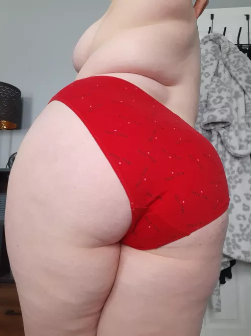 Some thigh cellulite to brighten your Tuesday