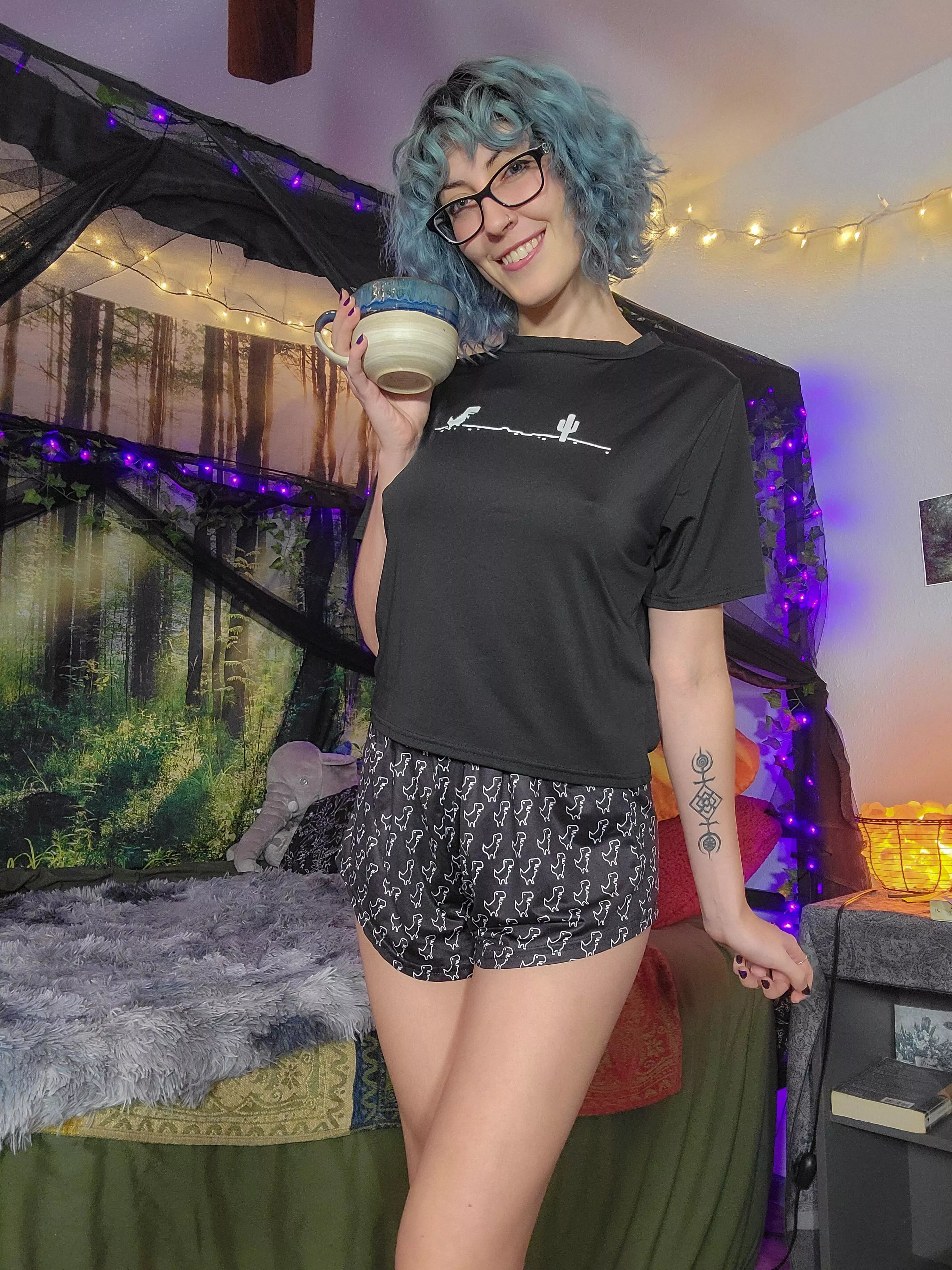 the braless life is the most cozy life 🥰