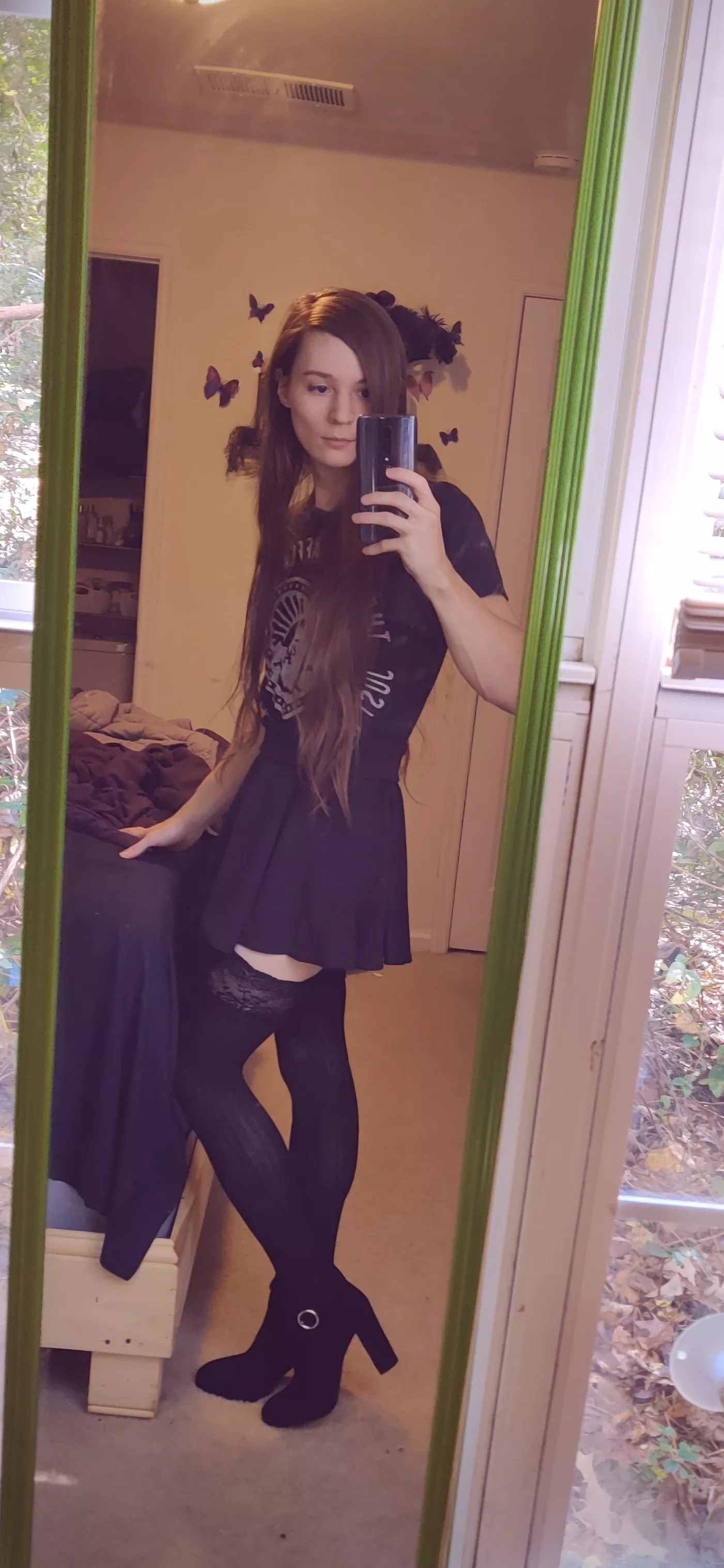 Thigh high socks are life #nomakeup 🥰