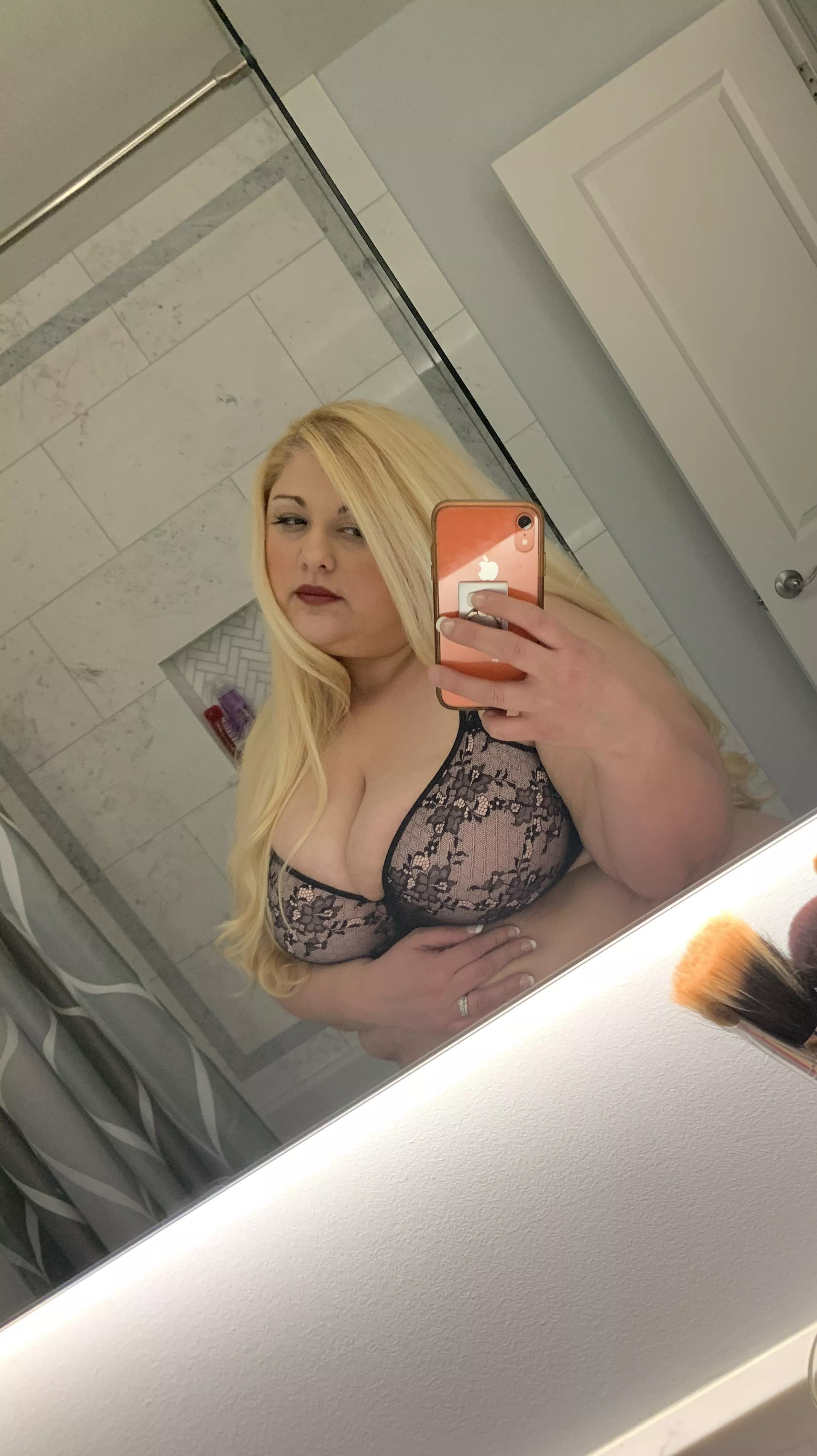 This is what a bbw 40yr looks like 🫦💋