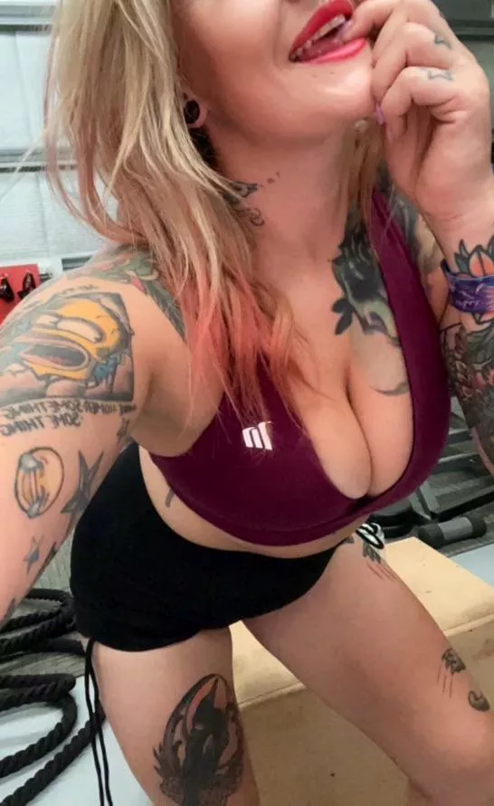 This sports bra is dangerous 😈