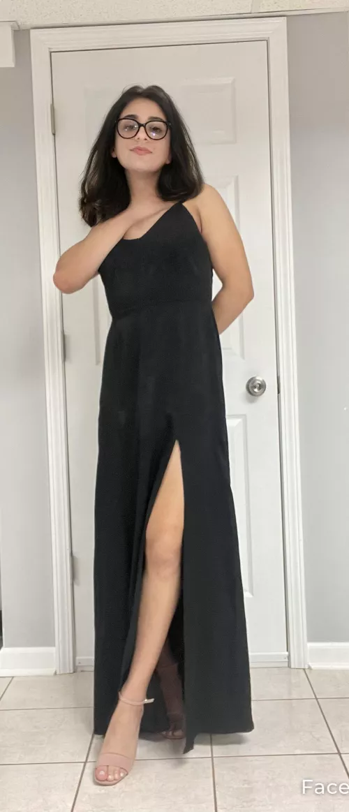 Toes peeping out to say hi 😊