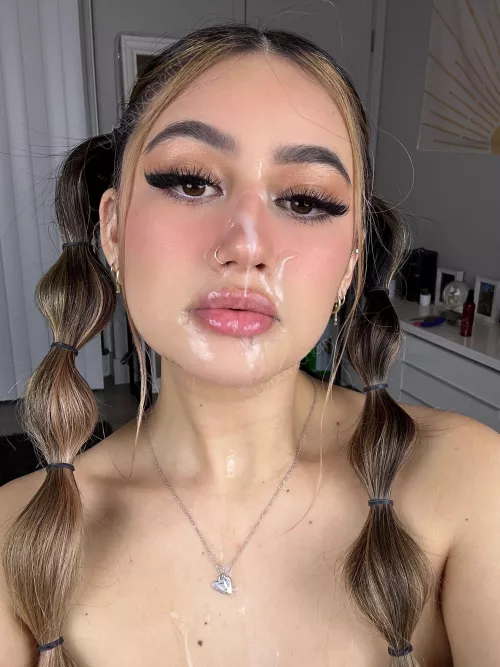 Tried a new hairstyle, how do I look😍