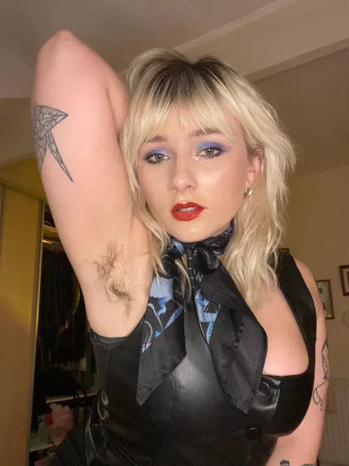 Wanna give me a tongue bath? 👅