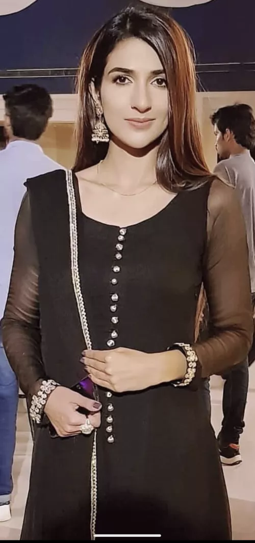 Wanna trade my sexy pakistani wives pics with someoe who can get hard for her !