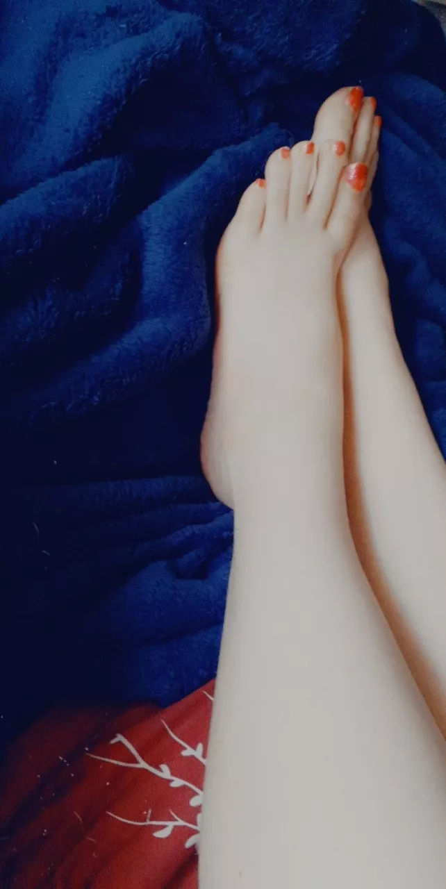 Want to kiss these Pretty Princess feet?