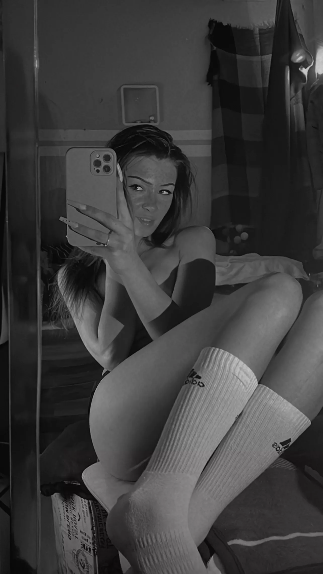 Want to see more? Find more of me in the comments! 👅