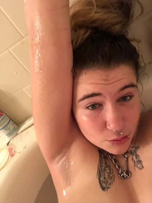 Wet ore-hair armpit here (: (19f)