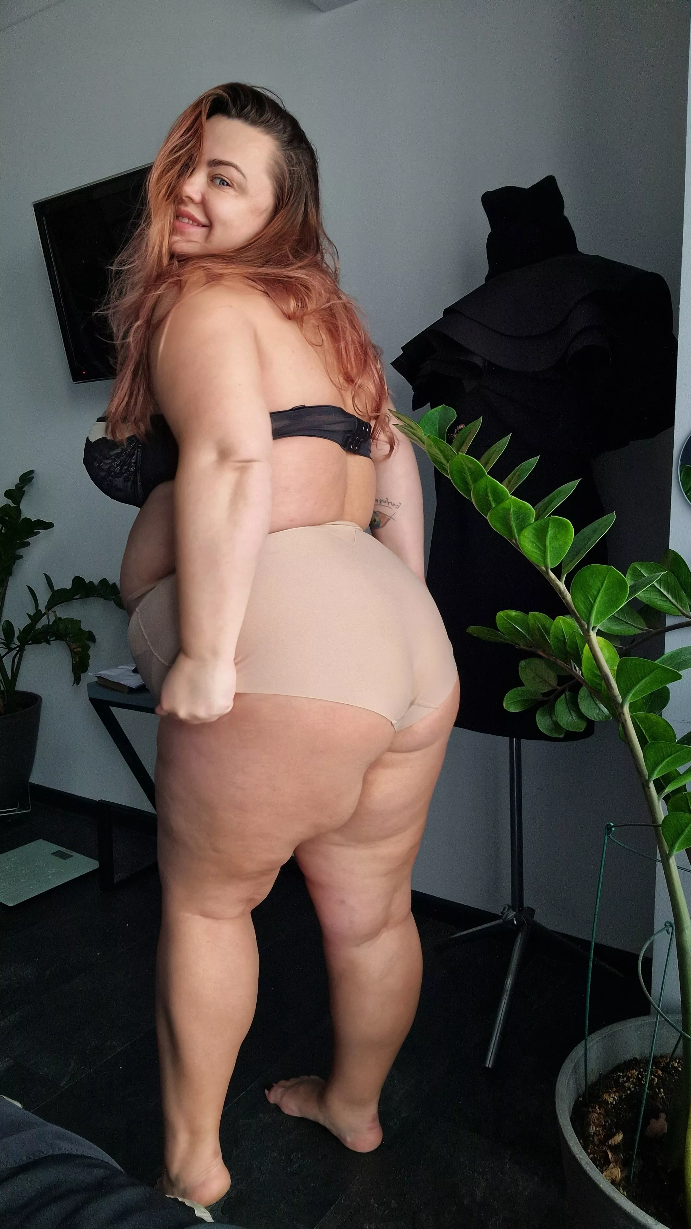 What could be better than a beautiful curvy woman in beautiful lingerie