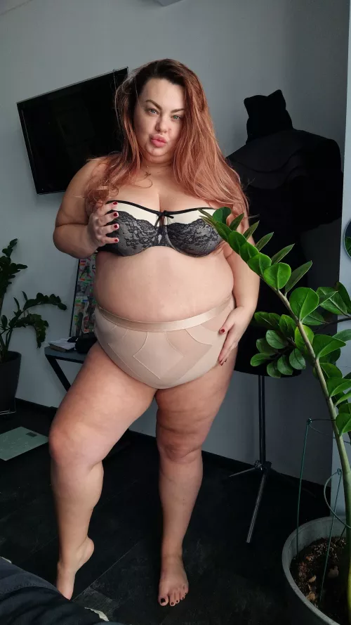 What could be better than a beautiful curvy woman in beautiful lingerie