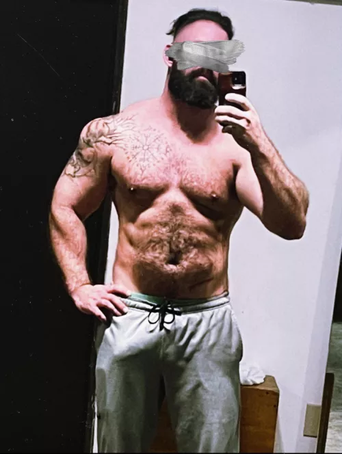 What’s your favorite season of the year? Mines gray sweat pant season..