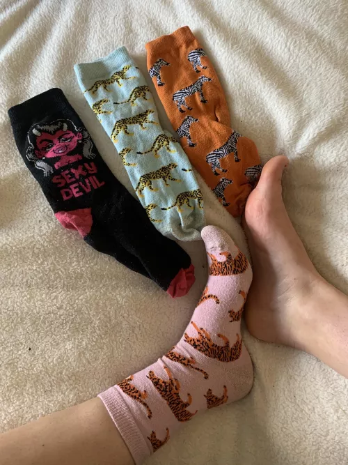 Which socks are your favourite?! Bundle discounts available! 💋