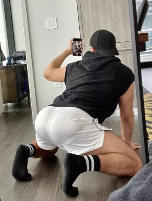 Who else shows strap at the gym? 😏