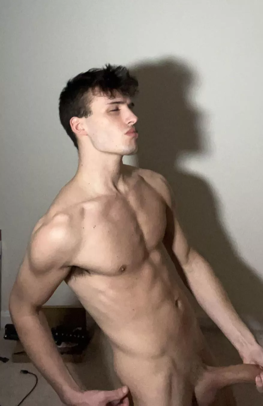 wish somebody would donate there mouth, for…scientific reasons 😈