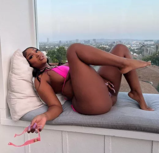 Y’all fw Erica Banks?