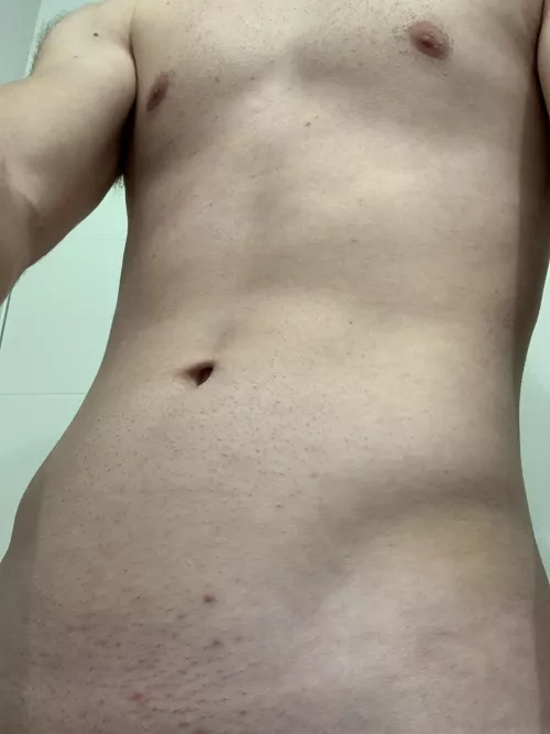 Young guy cub 19m if enough people like me I’ll consider posting more 😈