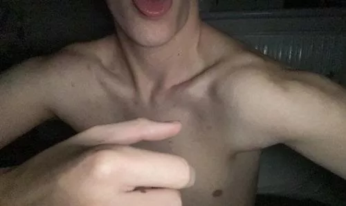 18 any homophobic lads fancy outing me to their bros and bullying me together? @dalejtms