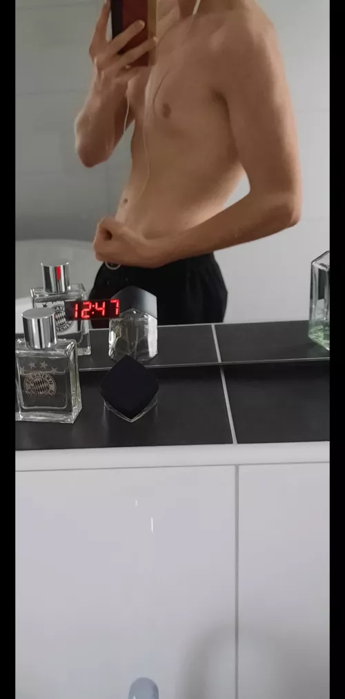 18 musceled want a daddy