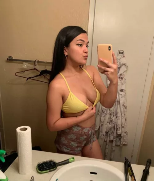 21 Latina GF, trading if anyone's down