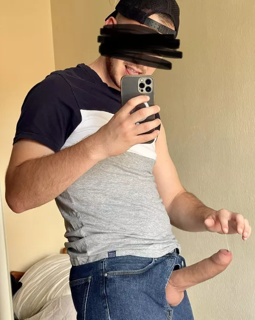 [21] whenever I’m horny I drip precum 😜