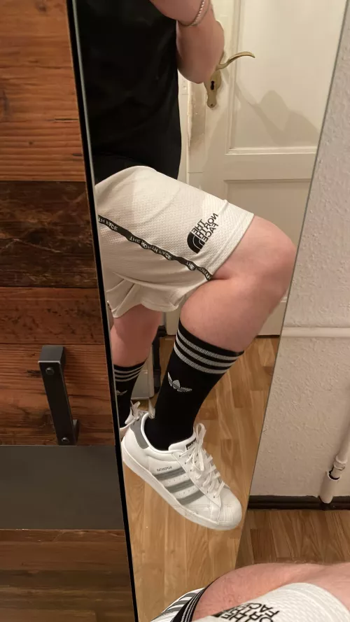 (21) who wanna workout with me? 😉