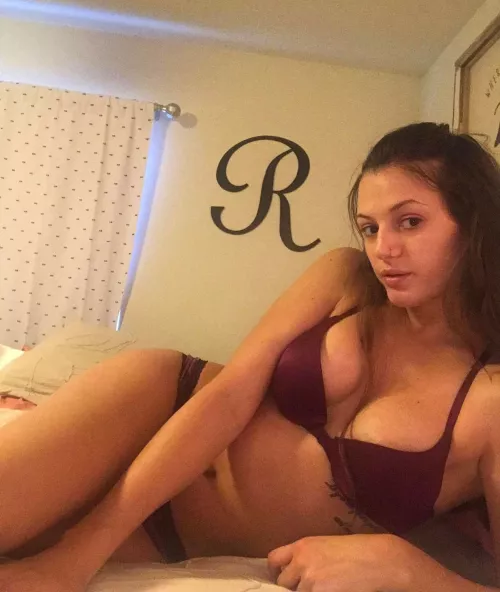 22 [F4M] kinky girl from Chicago looking for a sexting partner my snap - kittyalavo