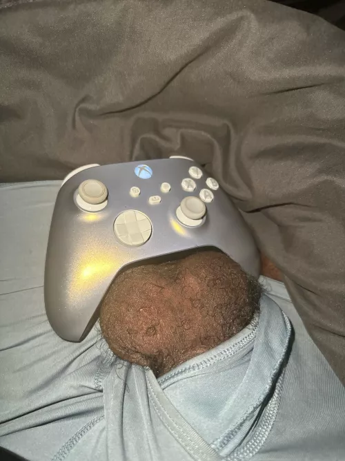 23 m playing assassins creed and filling my room with the smell of my balls and pits who wants to chat? 🔥💪🏿🔥