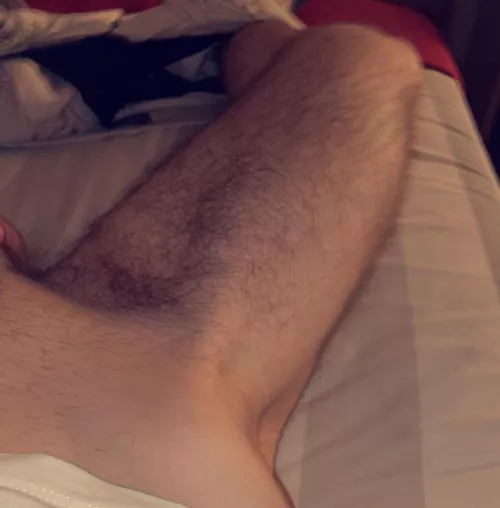 24 m , straight from Spain looking for bros to have some fun, add me: pablolotan