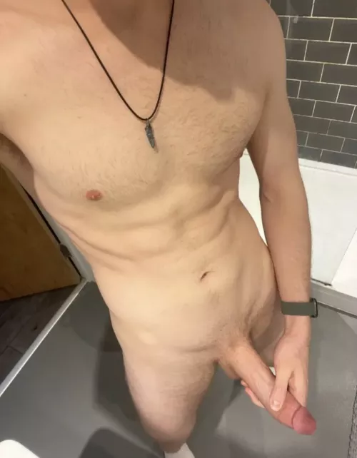 24 uk looking for an UNCUT daddy for rp, uncut jocks etc. sc justjxxk