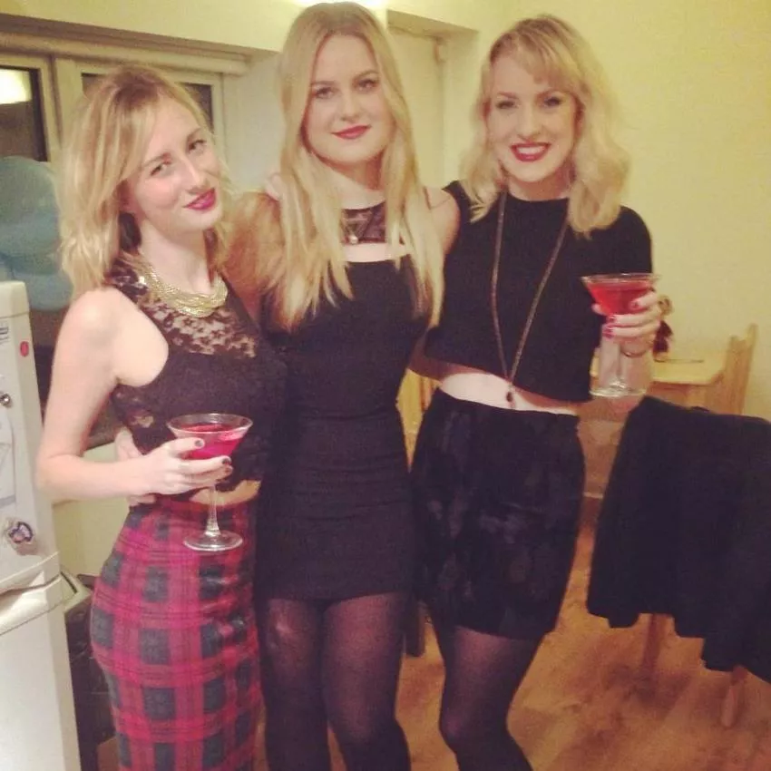 3 Brit blondes