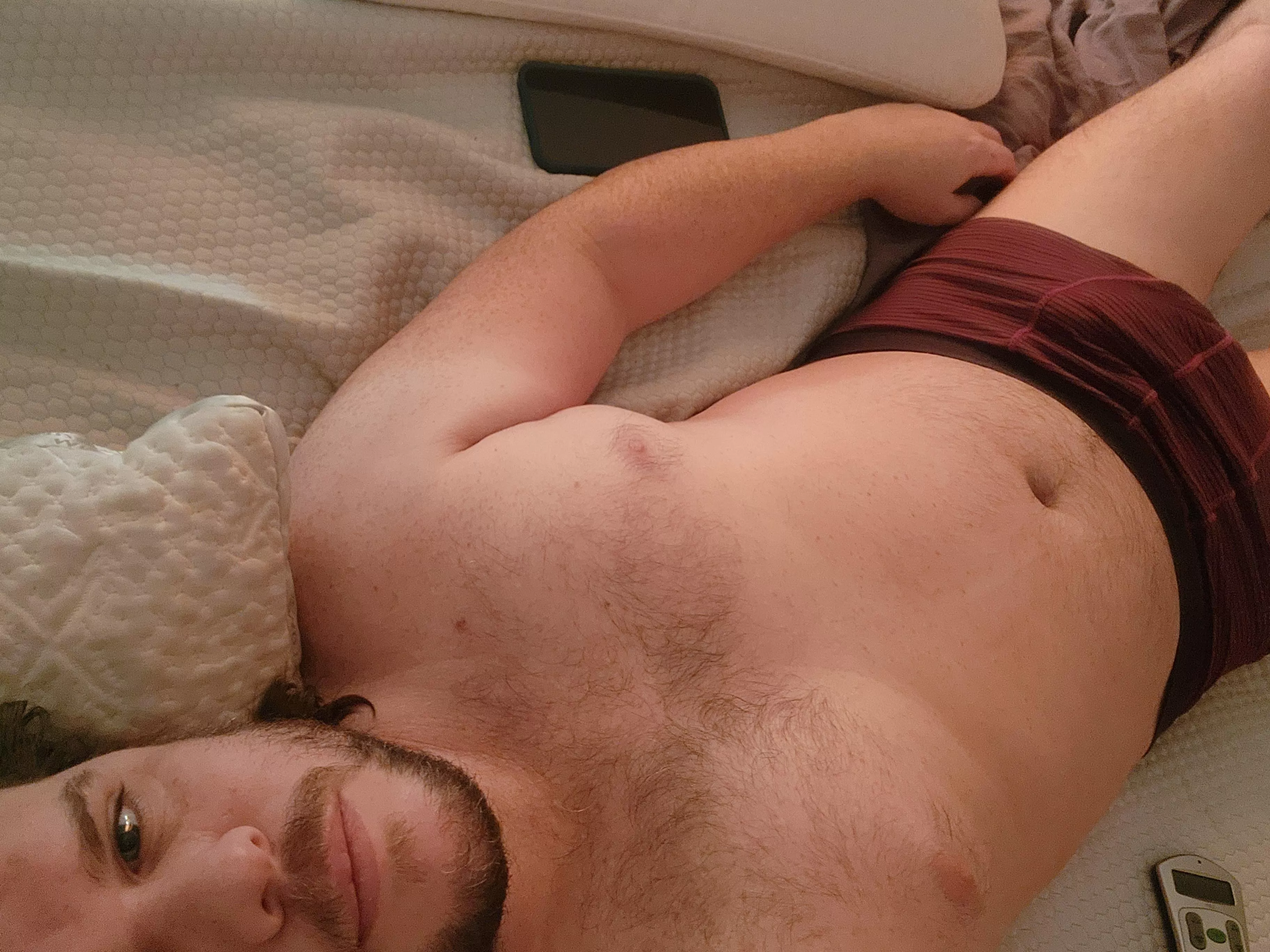 33 big bro type dad bod, looking for longterm/bromance.. Be real and face/verbal+ check profile for more, dm, or brojamesdean