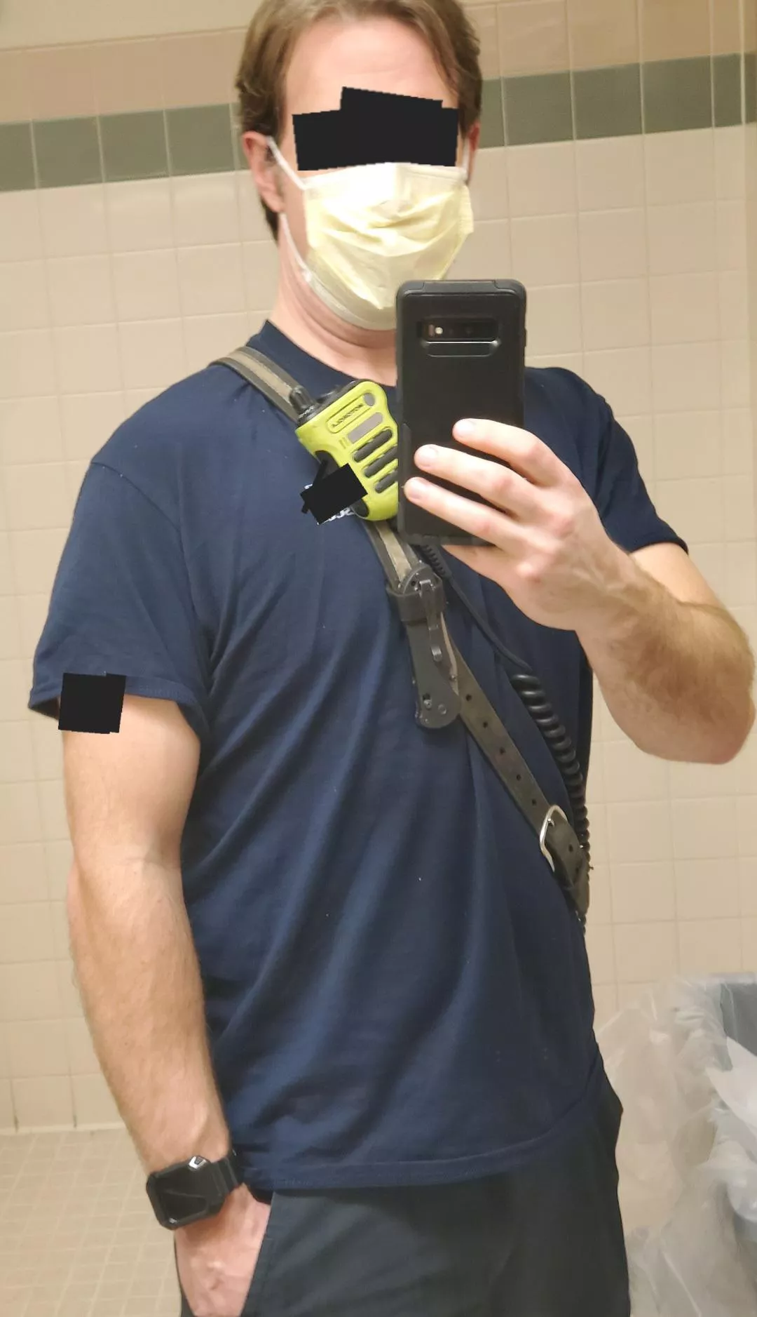 40M. Ladder guy stuck on the medic :(