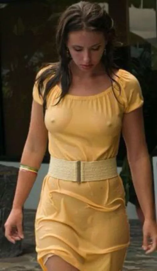 A wet Jennifer Love Hewitt