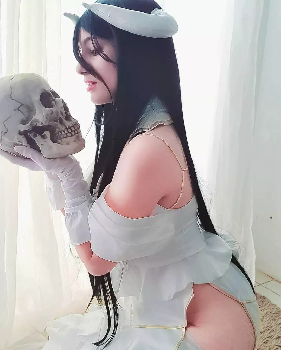 Albedo Cosplay Overlord (by uiti.asg)