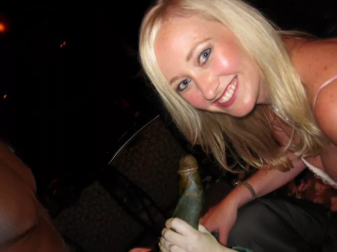 Amateur milf slutwife [image]