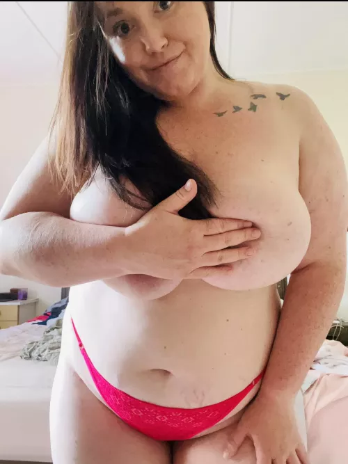 An innocent face always has a wild side 😋