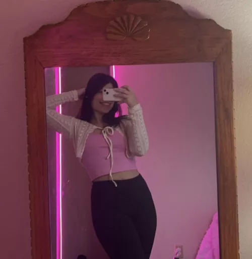 Another cute curvy Latina f27