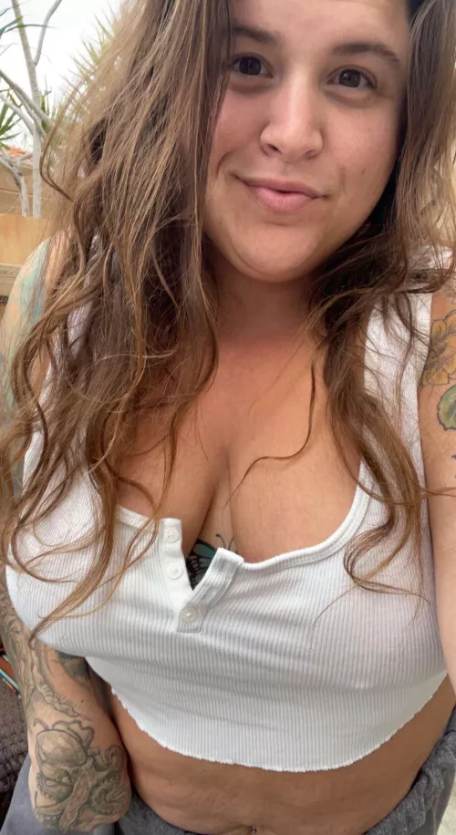 big natural titties ,tats and a flirtatious soul let this naughty bbw stoner brighten your day!