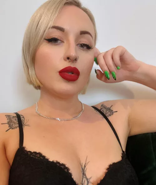 Can you see the evil behind these eyes? 😈