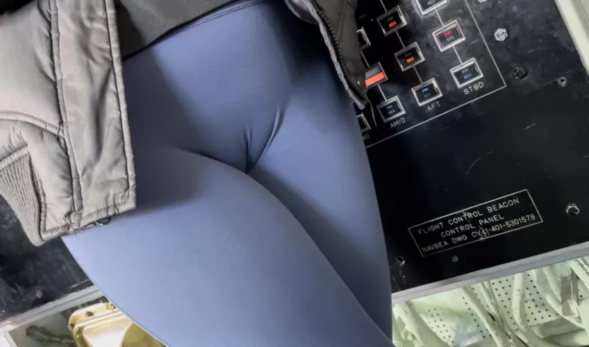 Can you tell she’s not wearing panties?