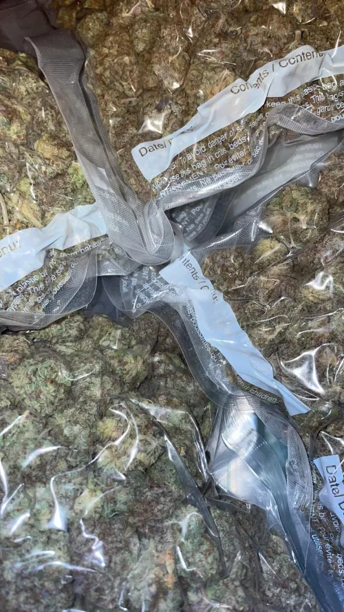 Canada Only🇨🇦 Free Shipping📦 E-transfer Only📧 Tracking Number Provided🖲 $350/8oz $700/16oz - AA+, AAA (m)