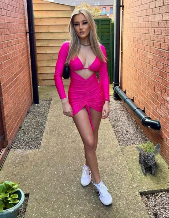 Charlotte in the back alley