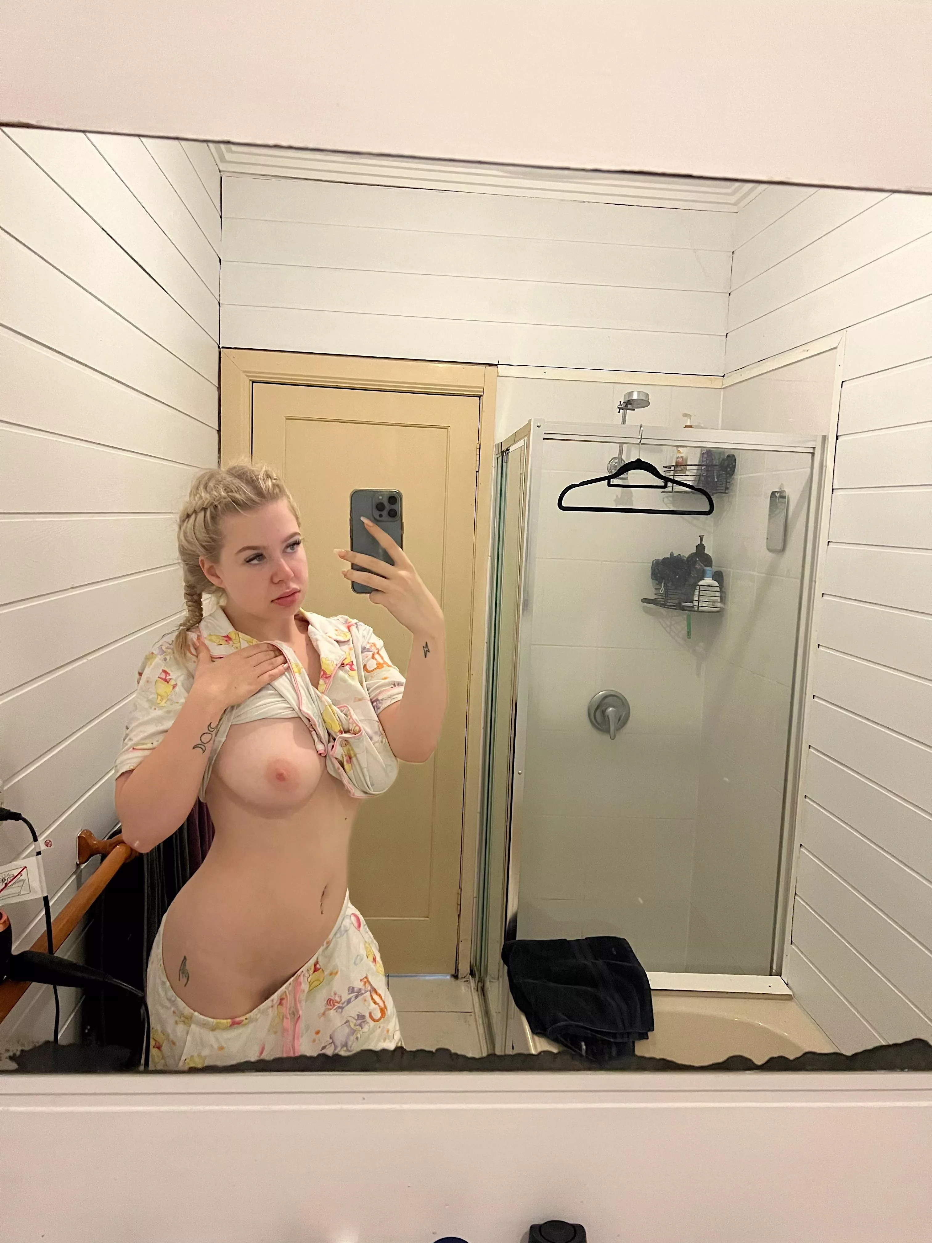 Cover my pale skin with your cum