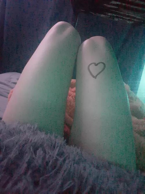 Cutsie thigh pic I sent my gf <3 hope you love it as much as she does!!
