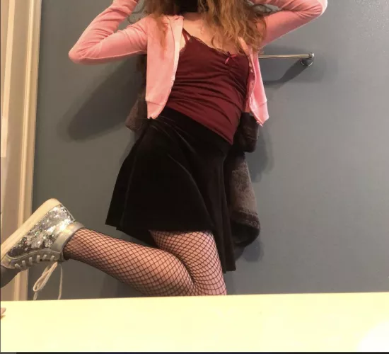 Day 5/30 :3 I feel so cute in this outfit :3 what should I do today?