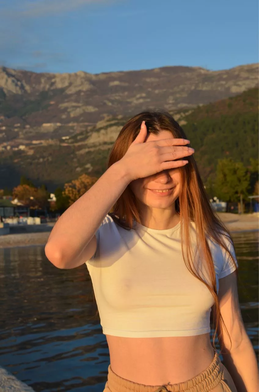 Doesn't it seem like the sun is shining too much? 😳😊