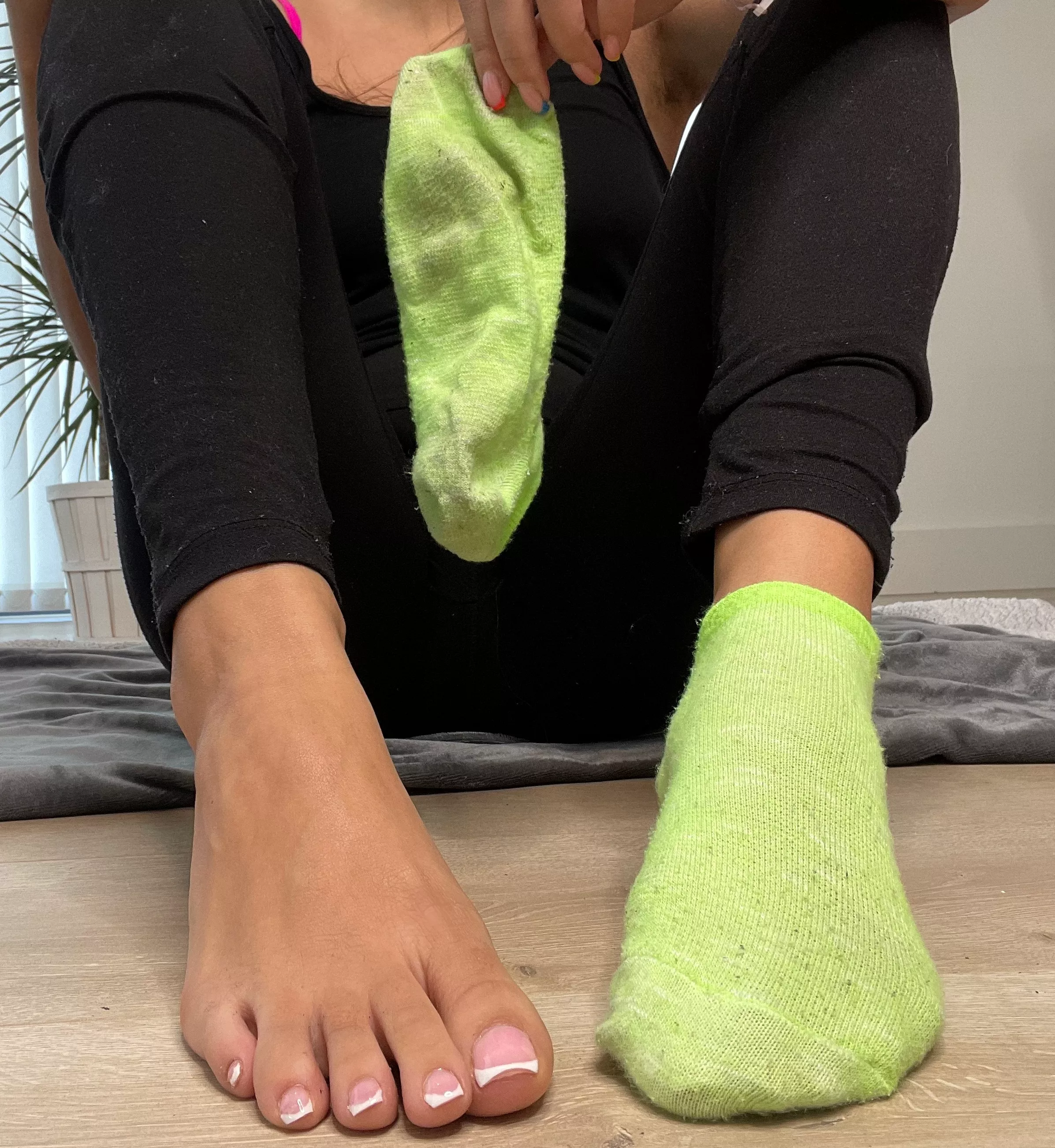 [domme] Here is something you'll use as your oxygen mask for the next few hours